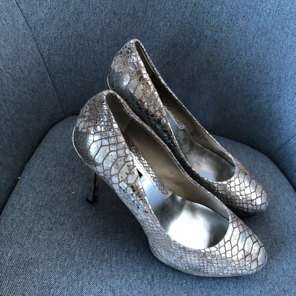 White House Black Market Shoes Heels - Picture 3 of 12
